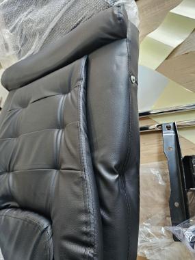  Крісло офісне на колесах Bonro BN-6071 чорне з підставкою для ніг (1629) - уцінений товар